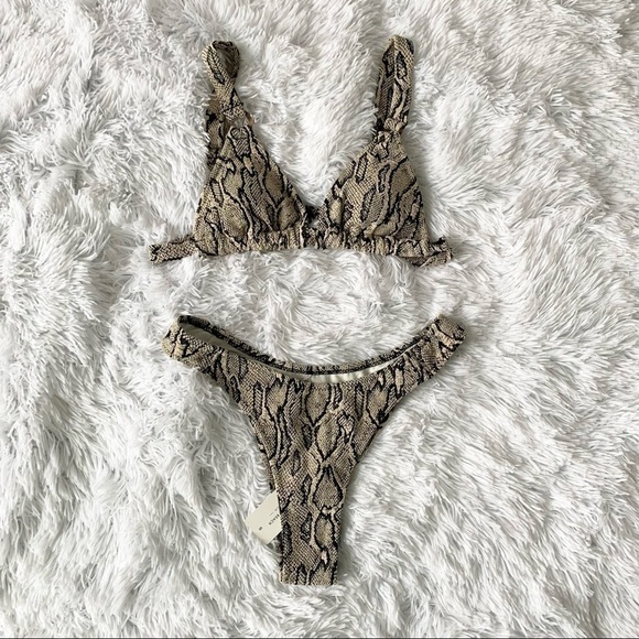 Cupshe NWT Bikini Swimsuit Low Waist V Neck Textured Snakeskin Two Piece - Picture 4 of 15